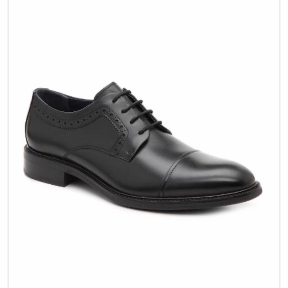 COLE HAAN Buckland Cap Toe Oxford